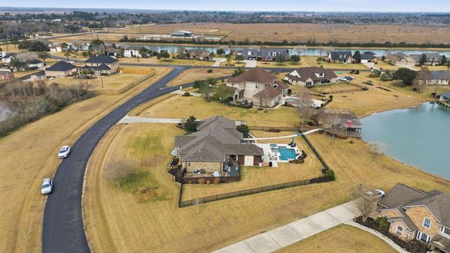 422 Lago Circle Drive N, Santa Fe, TX 77517