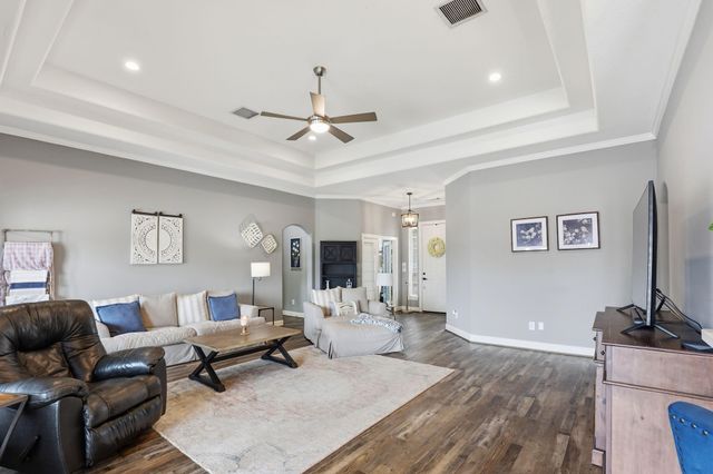 422 Lago Circle Drive N, Santa Fe, TX 77517