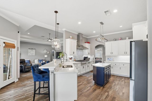 422 Lago Circle Drive N, Santa Fe, TX 77517