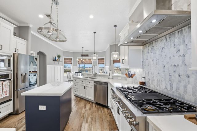 422 Lago Circle Drive N, Santa Fe, TX 77517