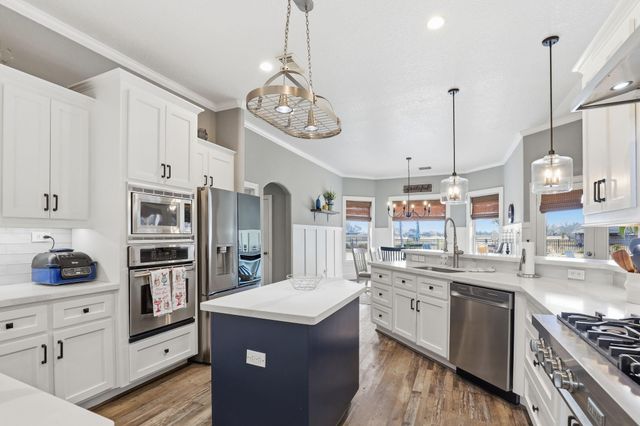 422 Lago Circle Drive N, Santa Fe, TX 77517