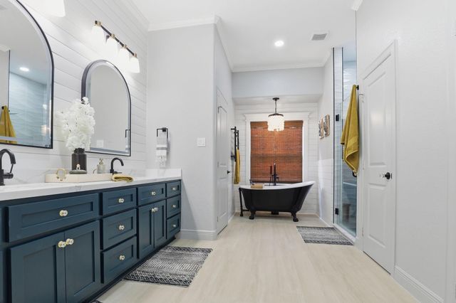 422 Lago Circle Drive N, Santa Fe, TX 77517