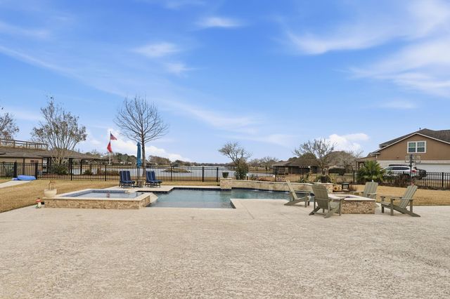 422 Lago Circle Drive N, Santa Fe, TX 77517