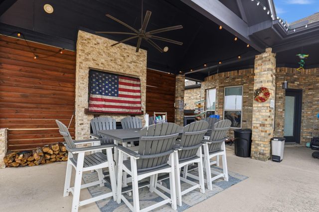 422 Lago Circle Drive N, Santa Fe, TX 77517