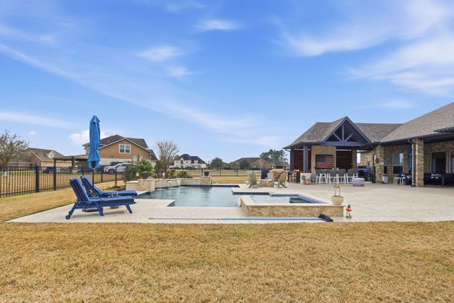 422 Lago Circle Drive N, Santa Fe, TX 77517