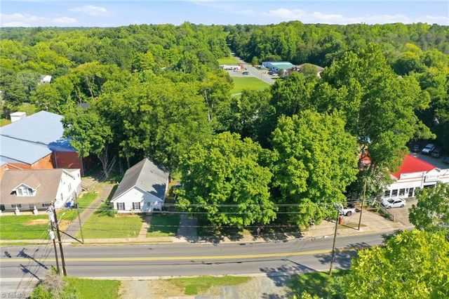 4122 S NC Highway 62, Burlington, NC 27215