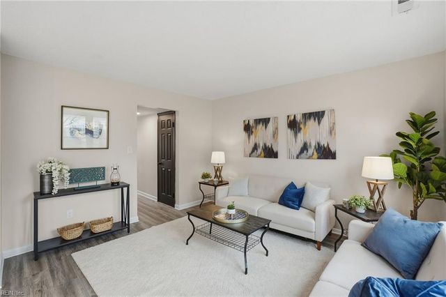 577 Chancery LN, Virginia Beach, VA 23452