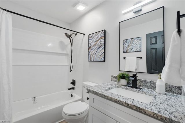 577 Chancery LN, Virginia Beach, VA 23452