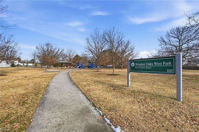 577 Chancery LN, Virginia Beach, VA 23452