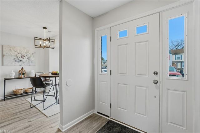 577 Chancery LN, Virginia Beach, VA 23452