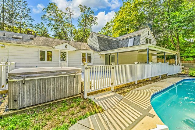 8 West Lane, South Salem, NY 10590
