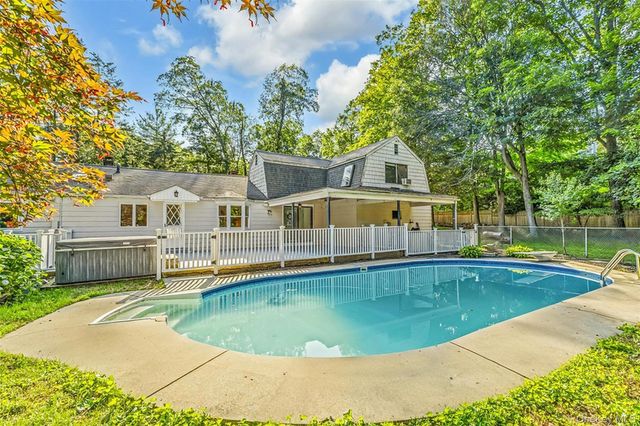 8 West Lane, South Salem, NY 10590