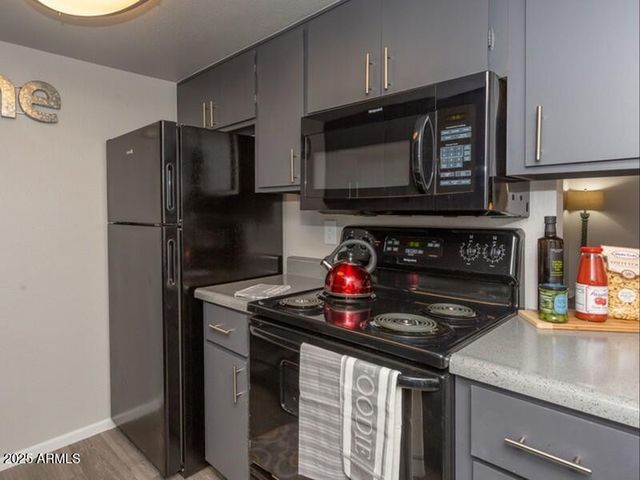 9415 N 99th Avenue 1, Peoria, AZ 85345