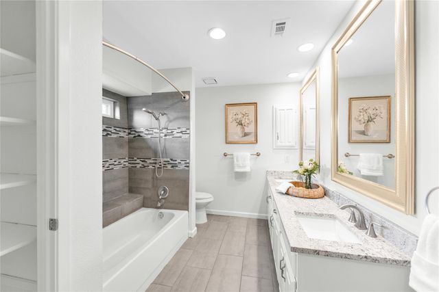 2600 Summertree Drive, Carrollton, TX 75006