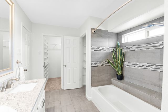 2600 Summertree Drive, Carrollton, TX 75006