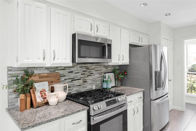 2600 Summertree Drive, Carrollton, TX 75006