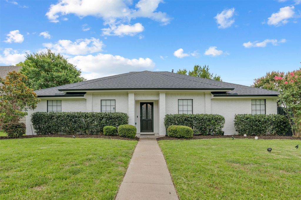 2600 Summertree Drive, Carrollton, TX 75006