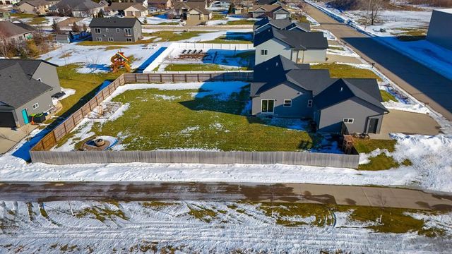 337 6th Street SE, Dover, MN 55929