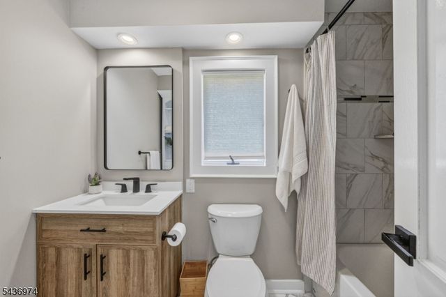 162 Grannis Ave, Morris Plains Boro, NJ 07950