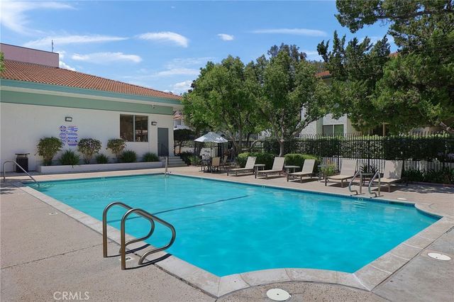 4730 Park Granada 228, Calabasas, CA 91302