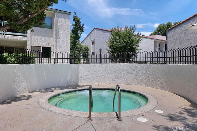4730 Park Granada 228, Calabasas, CA 91302