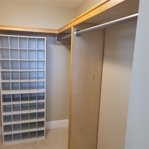 1811 Sabal Palm Dr 106, Davie, FL 33324