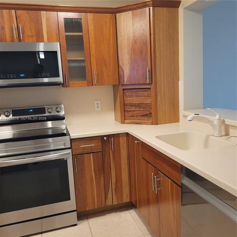 1811 Sabal Palm Dr 106, Davie, FL 33324