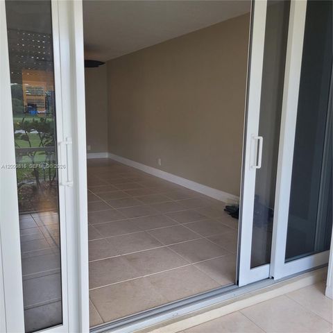 1811 Sabal Palm Dr 106, Davie, FL 33324