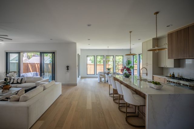 6245 Martel Avenue, Dallas, TX 75214
