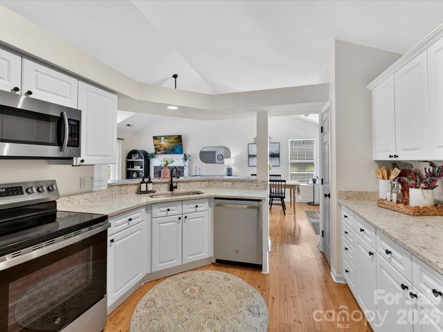 4131 Huntmeadow Drive, Charlotte, NC 28269