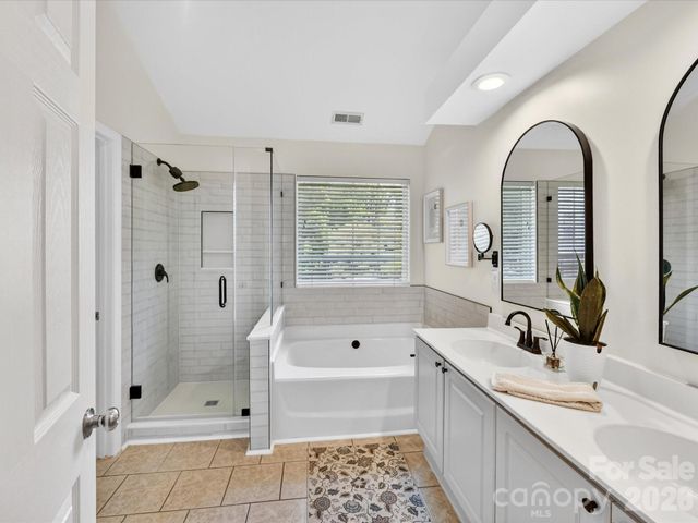 4131 Huntmeadow Drive, Charlotte, NC 28269
