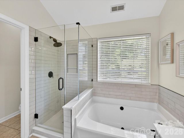 4131 Huntmeadow Drive, Charlotte, NC 28269