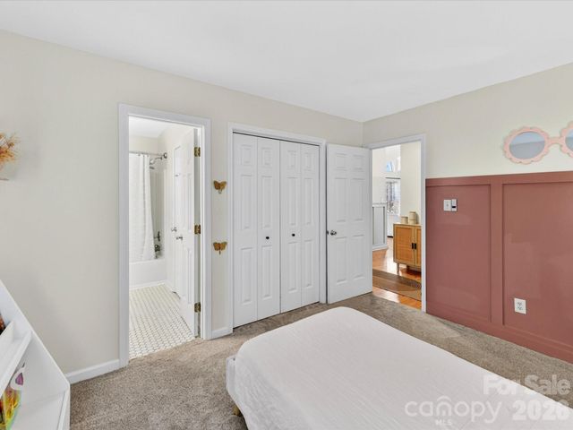 4131 Huntmeadow Drive, Charlotte, NC 28269