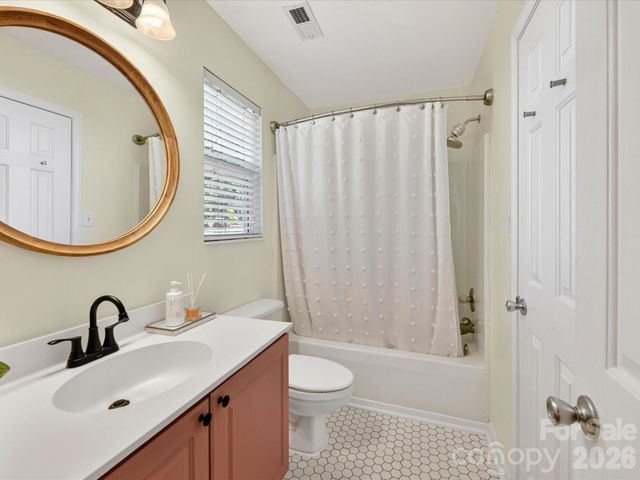 4131 Huntmeadow Drive, Charlotte, NC 28269