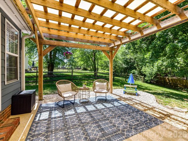4131 Huntmeadow Drive, Charlotte, NC 28269