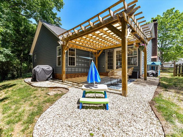 4131 Huntmeadow Drive, Charlotte, NC 28269
