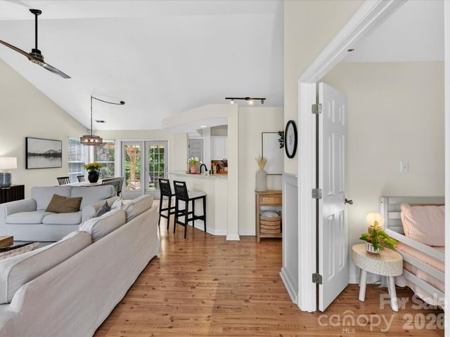 4131 Huntmeadow Drive, Charlotte, NC 28269