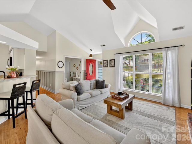 4131 Huntmeadow Drive, Charlotte, NC 28269