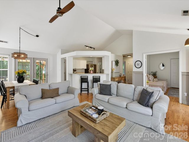 4131 Huntmeadow Drive, Charlotte, NC 28269