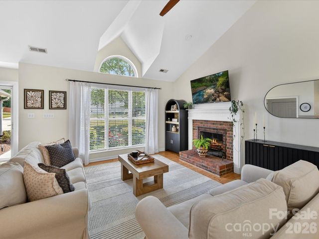 4131 Huntmeadow Drive, Charlotte, NC 28269
