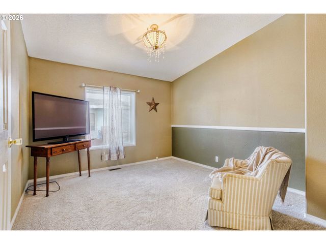 20248 HIGHWAY 213 27, Oregon City, OR 97045