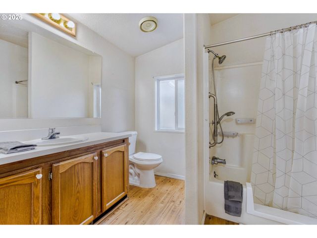 20248 HIGHWAY 213 27, Oregon City, OR 97045