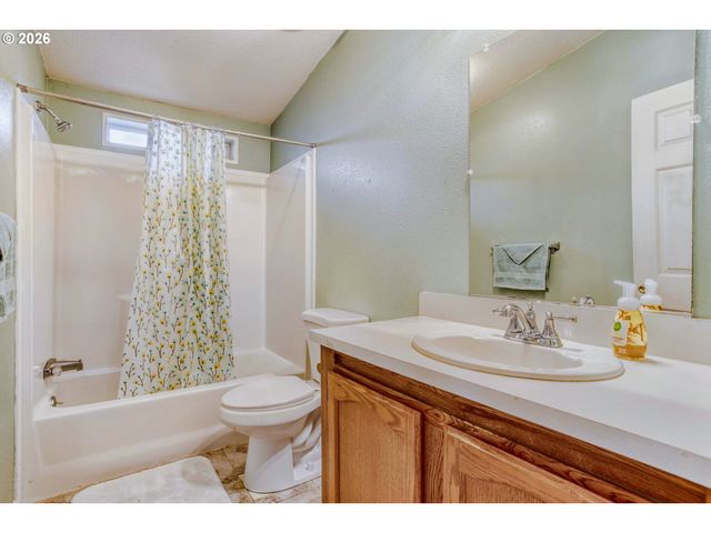 20248 HIGHWAY 213 27, Oregon City, OR 97045