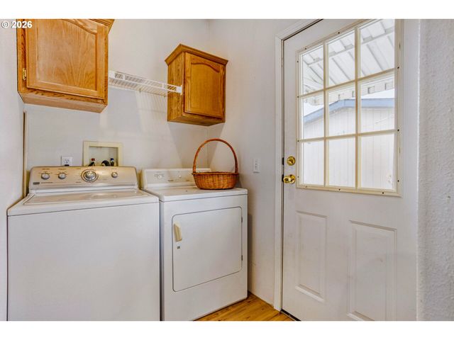 20248 HIGHWAY 213 27, Oregon City, OR 97045