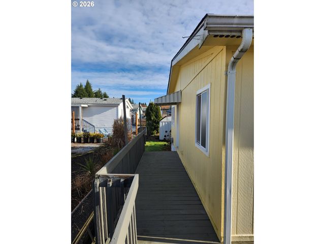 20248 HIGHWAY 213 27, Oregon City, OR 97045