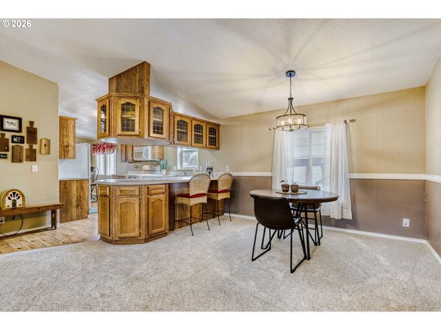 20248 HIGHWAY 213 27, Oregon City, OR 97045