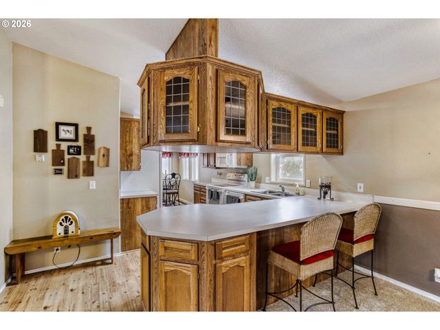 20248 HIGHWAY 213 27, Oregon City, OR 97045