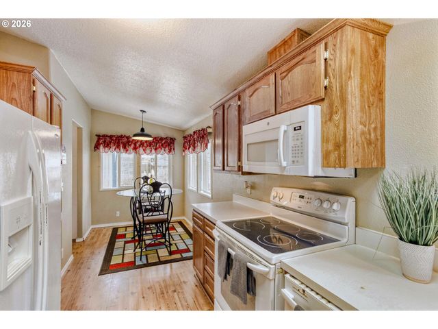 20248 HIGHWAY 213 27, Oregon City, OR 97045