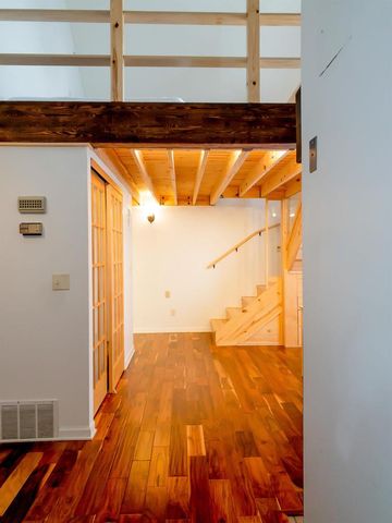 527 Donofrio Drive #6, Madison, WI 53719