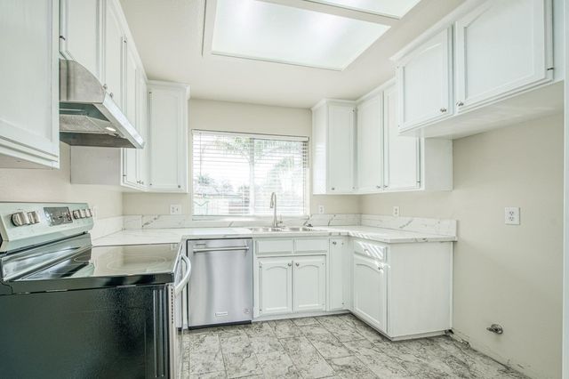 2295 N Lodi, Fresno, CA 93722